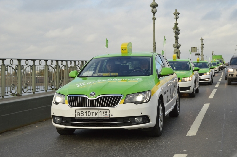 Транспортные компании отметили профессиональный праздник на дорогах Петербурга